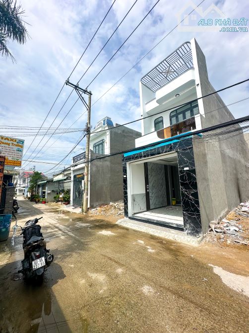 CHỦ GỞI BÁN NHÀ 1 TRỆT 1 LẦU (HOÀN CÔNG) NGAY CHỢ ĐỒN THUỘC P. BỬU HOÀ. GIÁ CHỈ 3,8 TỶ - 3