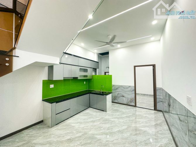 CHỦ GỞI BÁN NHÀ 1 TRỆT 1 LẦU THUỘC KDC VIP CỔNG SAU CTY POUCHEN P.HOÁ AN. GIÁ CHỈ 3,750 TỶ - 3