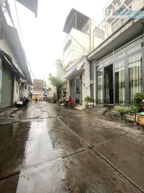 NGAY HƯƠNG LỘ 3 SÁT AEON TÂN PHÚ- HẺM XE TẢI THÔNG - 38M2(4x9.5)- NHÀ 2 TẦNG. CHỈ 4 TỶ XÍU - 3