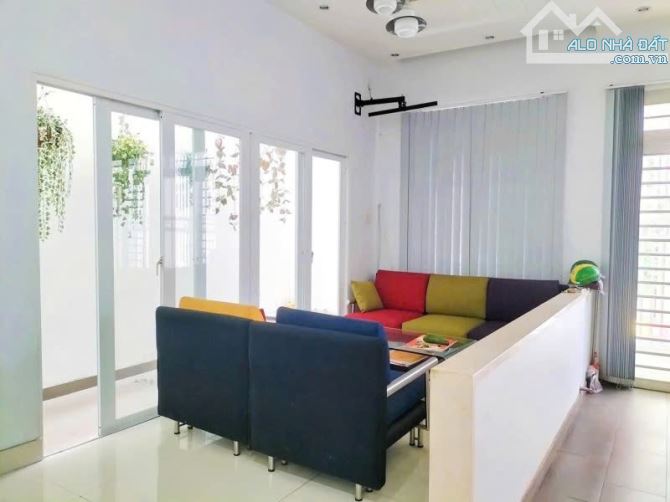 Bán nhà lô góc hẻm 8m Lạc Long Quân, gần CHợ Vải Tân Bình, 6,8x17,5m, 3 Tâng, 13,8 tỷ. - 3