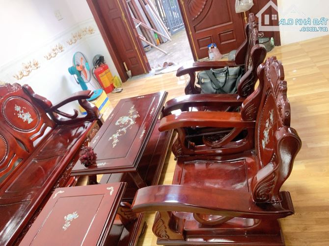 Bán nha 4 tầng Sát bigc go Dĩ An, 125m2, ngang khủng , chỉ 4 tỷ 9 - 3