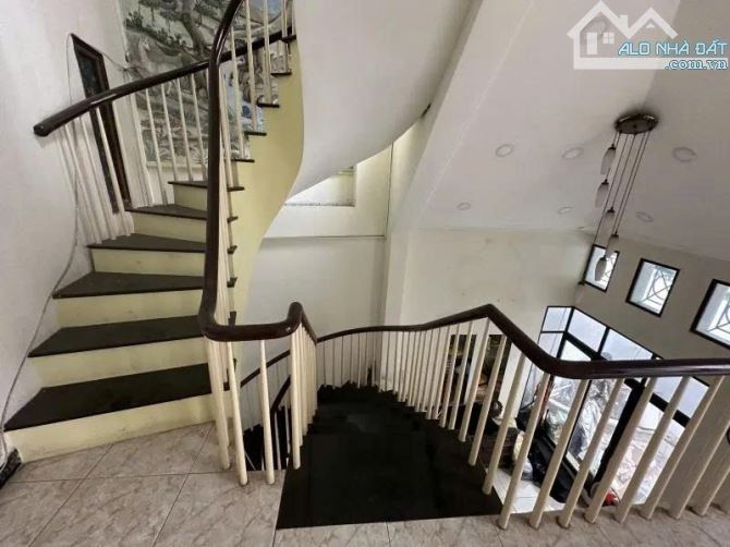 🏠 Bán nhà Đề Thám 96.2m² 4 tầng – 22 tỷ – Hẻm xe hơi trung tâm Quận 1 - 3