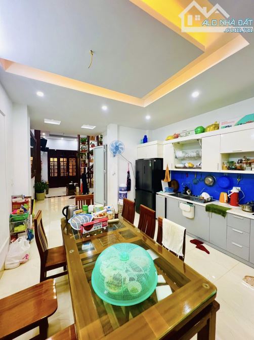 Bán nhà Hạ Yên Quyết - 77m2x5T - MT 4.8m - Gióa 15.6 tỷ - 3