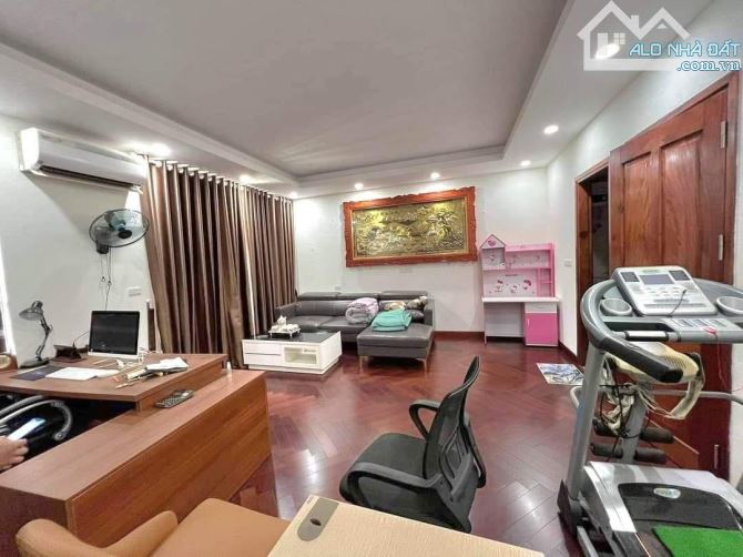 Chủ nhà đang rất gấp bán nhà ngõ 36 Nguyên Hồng – 63m², 5 Tầng, Ô Tô Đỗ Cổng – 19,5 Tỷ - 3