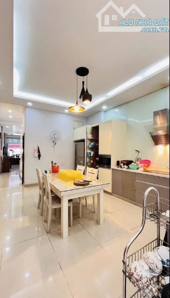 Bán nhà mặt tiền gần chợ Hiệp Thành 13, Quận 12 , 3 tầng , 4 PN 4 WC - Giá 11,9 tỷ - 3