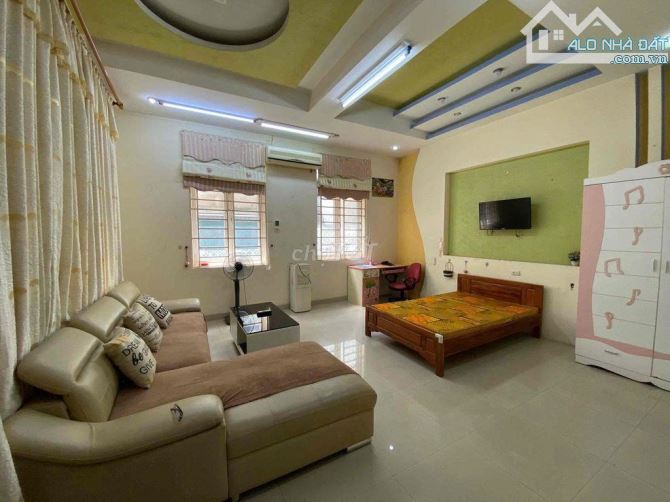 Cho thuê nhà, Nguyễn Ngọc Vũ, Đống Đa 80m2, full đồ 3 tầng, 4 ngủ, 25tr - 3