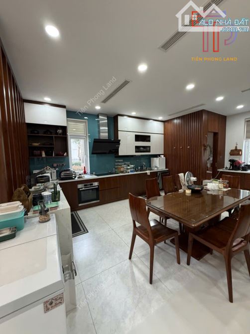 Cho thuê căn BT 270m2 - Full đồ sang trọng - nhận nhà được ngay - giá thương lượng - 3