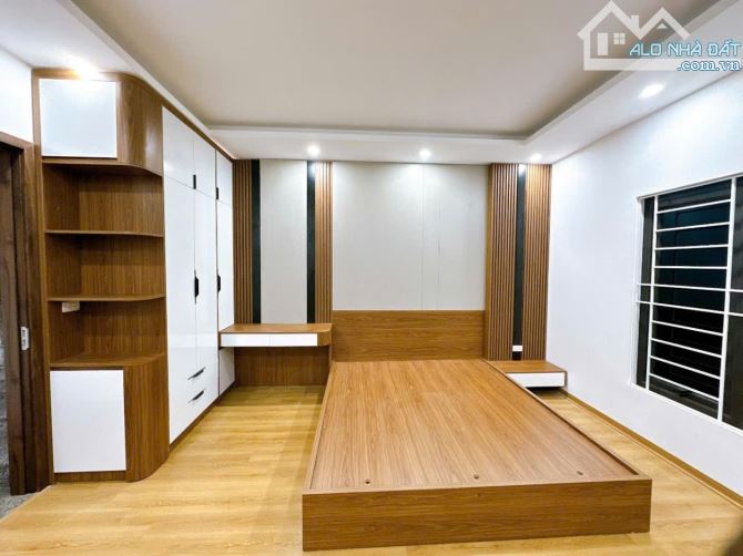 Chỉ 5,9 tỷ có ngay nhà LIÊN MẠC giáp với HV Tài Chính - Nhà mới 5 tầng - LÔ GÓC, full NT - 3