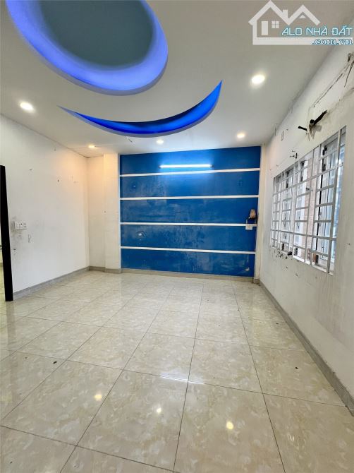 Cho thuê nhà nguyên căn đường Nguyễn Gia trí 8.8x 7.45 trệt lầu 4PN 2WC tiện cải tạo - 3
