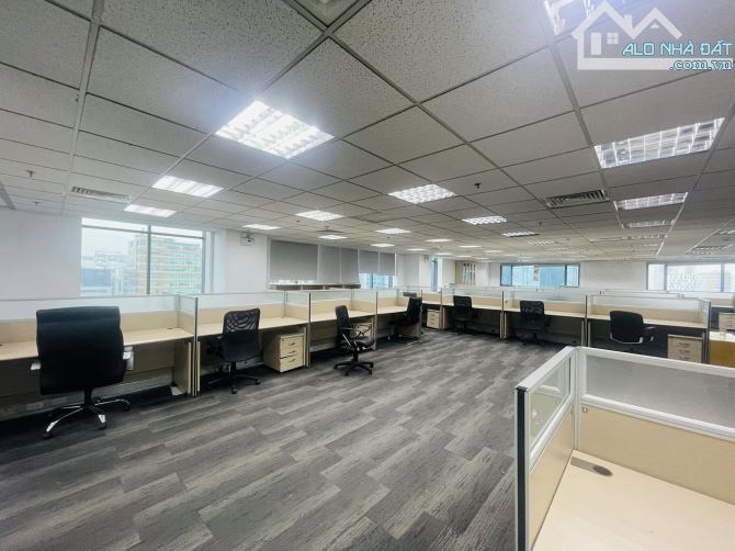 CHO THUÊ VĂN PHÒNG TẠI DUY TÂN, CẦU GIẤY - 500M2 - GIÁ 12$ CÓ DỊCH VỤ CHUNG - 3