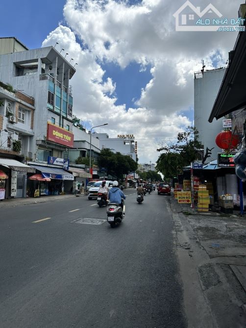 Tân phú .16 tỷ .sở hữu nhà 4 tầng góc 2 mặt tiền Đ . Độc Lập , Q.tân phú . 5.4 x10m - 3