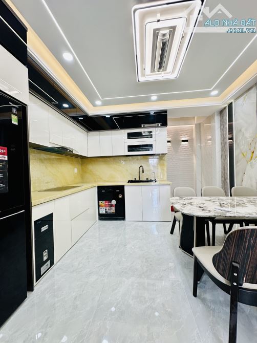 Nhà mới tinh, ngay cầu vượt Ngã tư Ga,giáp Gò Vấp - 3