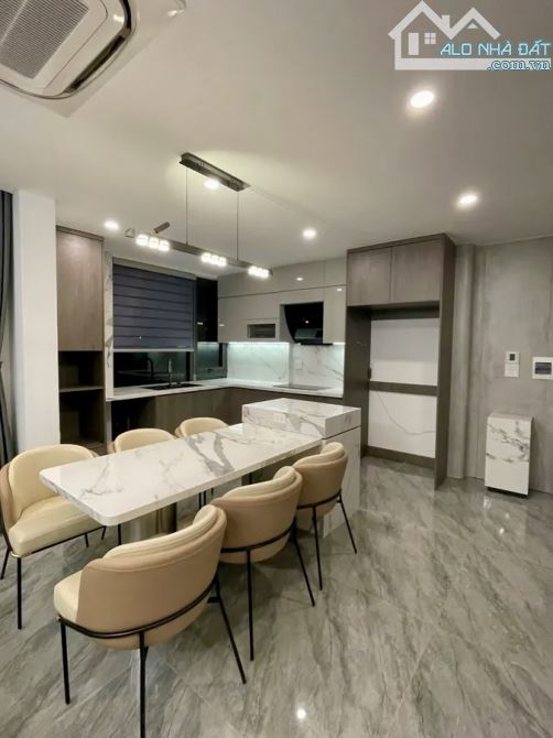Siêu Phẩm 8 Tầng view Hồ phố Ngọc Thụy, Long Biên, Full Nội Thất, Gara 2 ô tô - 3