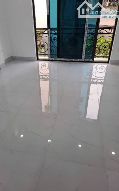 🏡 NHÀ PHỐ THẠCH BÀN – 47m² x 5 TẦNG – 5 NGỦ – GIÁ CHỈ 7,5 TỶ  🔥 SIÊU PHẨM NHÀ MỚI - 3