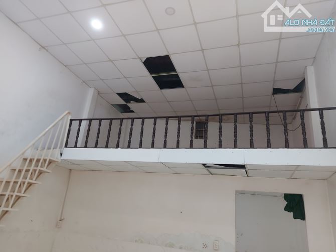 Bán nhà 40m² gần Tô ký Quận 12 5x8m có lửng giá 2.73 tỷ sổ riêng - 3