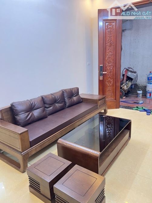 Cần bán gấp nhà 5 tầng phố Ngọc lâm , 20m ra ngõ thông ô tô , 200m lên cầu chương dươnbie - 3
