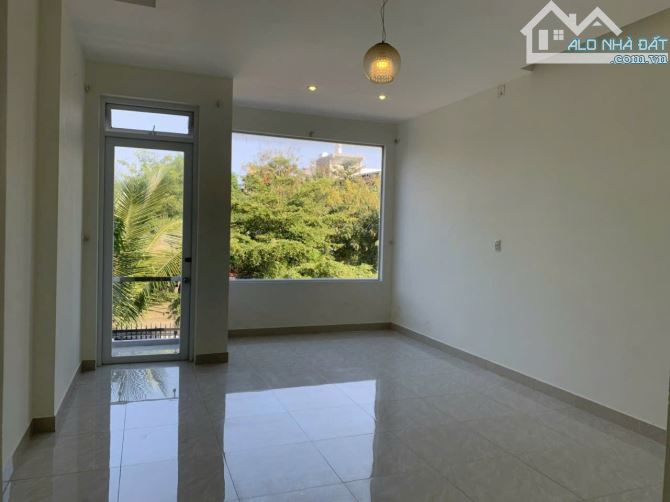 Bán nhà mặt tiền đường 15m - Khu SHB Đà Nẵng - 3