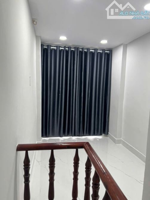Nhà mới vào ở ngay , CMT8 quận 3 - 3