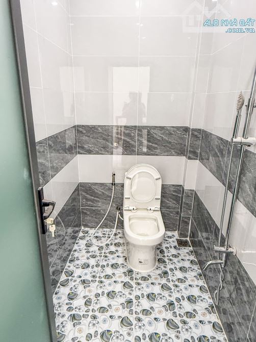NHÀ LẦU XÂY MỚI - 3 PHÒNG NGỦ - TRỤC CHÍNH HẺM 8 TRẦN CHIÊN (GẦN ĐẠI HỌC TÂY ĐÔ) - 3