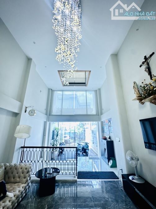 SIÊU PHẨM 7 TẦNG – MẶT TIỀN PHẠM VĂN HAI, P.1, Q. TÂN BÌNH🔹 Diện tích: 4.5x25m - 3