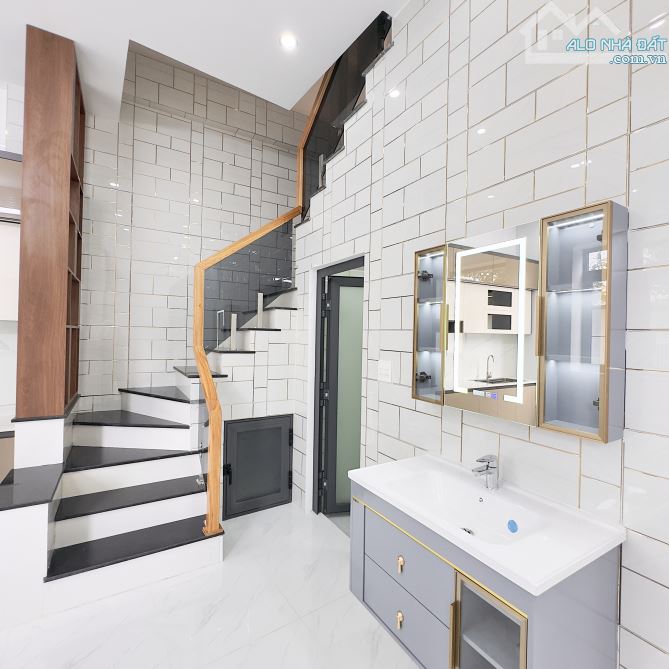 NHÀ TRỆT LẦU GẦN SÂN BAY QUỐC TẾ CẦN THƠ, CẢNG HOÀNG DIỆU, NỘI THẤT CAO CẤP SANG TRỌNG - 3