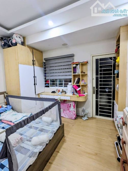 CẦN BÁN NHÀ QUẬN 10 PHƯỜNG HOÀ HƯNG.DT 36m2-2 TẦNG MỚI ĐẸP VÀO Ở LUÔN- GIÁ 7,3 tỷ. - 3