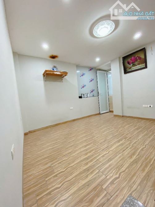 NHÀ RIÊNG MINH KHAI-ĐỐI DIỆN TIMECITY-ÔTÔ ĐỖ CỬA-22m2-4TẦNG-CHỈ 3TỶ5-SỔ ĐỎ CHAO TAY - 3