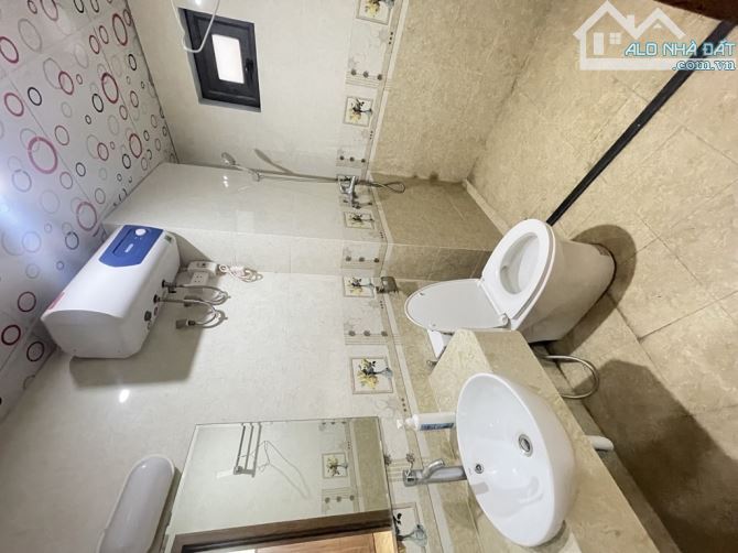 NHÀ PHỐ QUAN NHÂN – SÁT SÂN CHƠI NGÕ THÔNG – 3 GÁC ĐỖ CỬA. CHỦ TỰ XÂY CHẮC CHẮN - 3