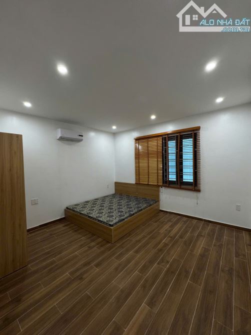 N4645 CHO THUÊ NHÀ nguyên căn tại Văn Cao mới tinh - 3