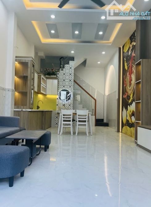 BÁN NHÀ LÊ VĂN QUỚI- 40m2- 2 tầng- 4 tỷ590- - Sổ riêng hoàn công - 3