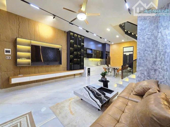 🔥 BÁN NHÀ 3 TẦNG MẶT TIỀN HÒA MINH – GẦN BIỂN NGUYỄN TẤT THÀNH – GIÁ CHỈ 7.XX TỶ 💰 - 3