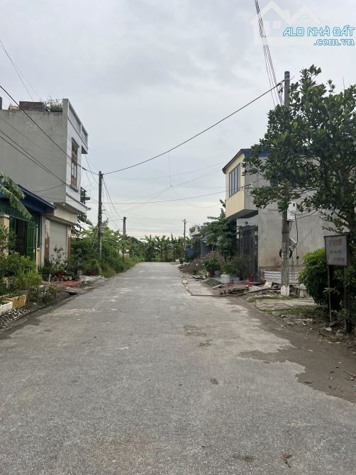 Bán lô đất chung cư  tổ 6 thị trấn An Dương 92m giá 3,3x tỷ - 3