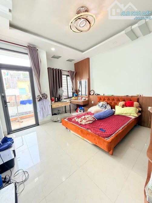 BÁN NHÀ HUỲNH VĂN BÁNH, NHÀ 4mx15m, 4 TẦNG VUÔNG VỨC, 5 Phòng ngủ lớn - 3