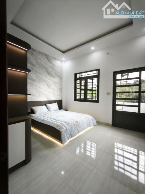 Gấp bán nhà 3 tầng 4pn hẻm xe hơi thông ngay LÊ VĂN KHƯƠNG Q12 DT 67M2 Hơn 4 tỷ - 3