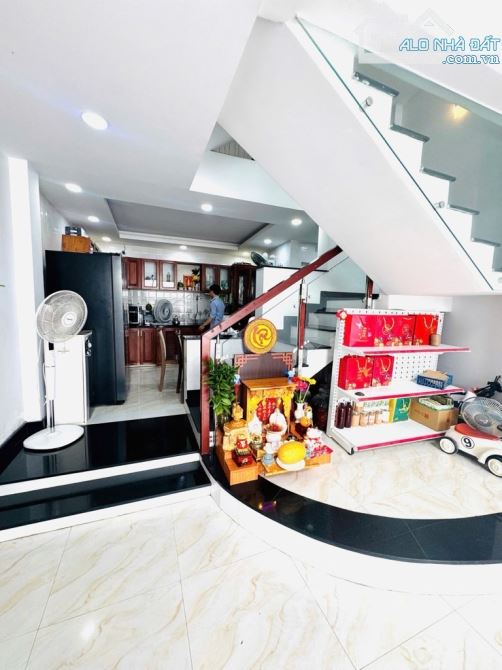 “NHÀ MỚI ĐẸP 4 TẦNG HBC-  NỞ HẬU TÀI LỘC-HẺM XE HƠI- SÁT GIGAMAL ,41M(3.5❌10M),3PN,3WC,SHR - 3