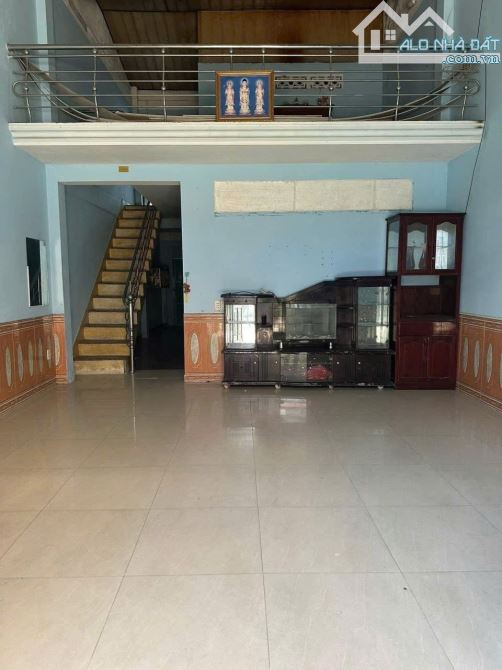 📌📌📌LÀM VIỆC TRỰC TIẾP GIÁ TỐT !!! bán Nhà cấp 4 gác lững đường Phùng Hưng, - 3