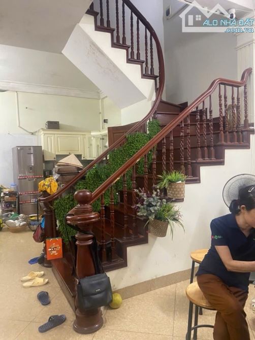 Biệt Thự Yên Lãng- Diện tích 38m2- 5 tầng 6 ngủ- 50m ra măt phố- Giá 12 tỷ có TL - 3