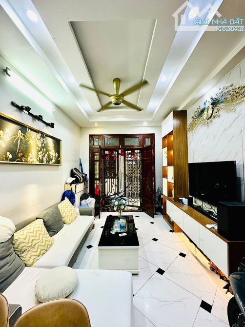 Bán nhà ngõ 281 Trần Khát Chân 30m2, 5T, mt 3.5m mới đẹp, ngõ bagac tránh, sổ vuông đẹp. - 3