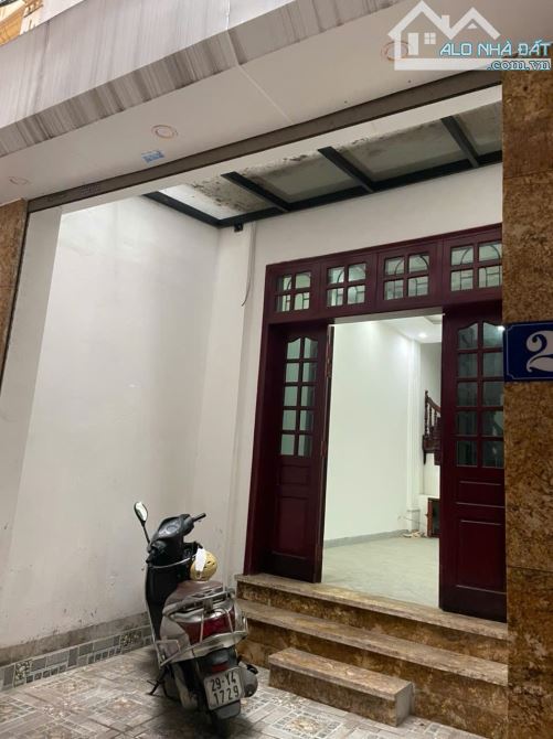 Cho thuê nhà Hoàng Văn Thái, Khương Trung, Thanh Xuân. DT 61m x 4 tầng, giá 19tr - 3