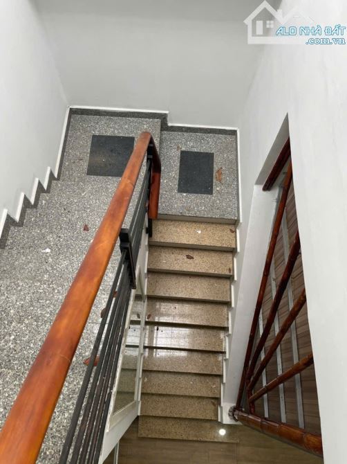Nhà mặt tiền kinh doanh Phú Nhuận, hơn 100m2 ngang gần 5m, đang cho thuê 35Tr/tháng. - 3