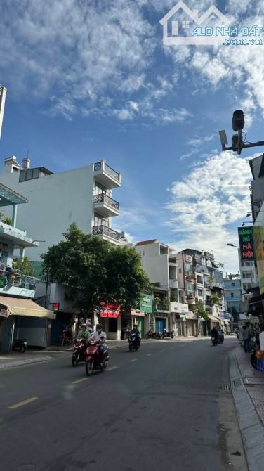BÁN NHÀ MẶT TIỀN KHU VIP NGUYỄN TRỌNG TUYỂN  - PHÚ NHUẬN - 3 TẦNG 5PN - 63.5M2 - 19 TỶ - 3