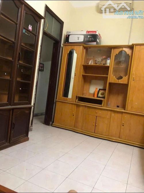 Cho thuê nhà nguyên căn ngõ 396 Trương Định, Tương Mai, Hoàng Mai. DT 40m x 2 tầng, giá - 3
