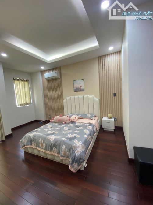 BÁN NHÀ Quận 2 Nhà 3 lầu tặng NT.đối diện công viên Sổ CN Giá TLcc - 4