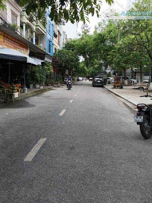 Bán lô giãn dân gần ngã 6 , thông hai đầu , một mặt nhìn vườn hoa - 4