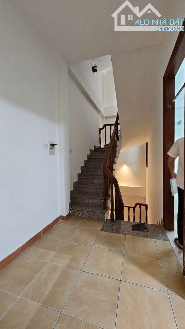 Bán Nhà Mặt Phố Hào Nam 47/55m2, 6 Tầng, MT 4,3m, Vỉa Hè - Kinh Doanh Giá 34,5 Tỷ - 4