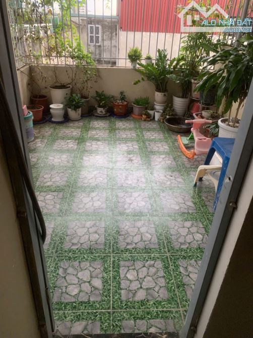 Cho thuê nhà 300 Định Công, 35m² x 4 tầng, 5 phòng ngủ, 3 vệ sinh, 13.5 triệu - 4