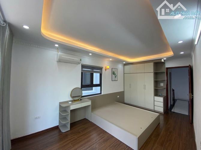 NHÀ MỚI 5 TẦNG LÔ GÓC Ô TÔ ĐỖ CỬA  FULL NỘI THẤT 35M NHỈNH 6 TỶ - 4