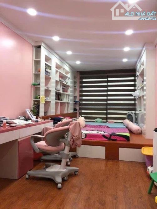 BÁN NHÀ PHÂN LÔ TRẦN QUANG DIỆU ĐỐNG ĐA - 60M 6T MT 6M - OTO VÀO NHÀ GẦN HỒ HOÀNG CẦU - 4