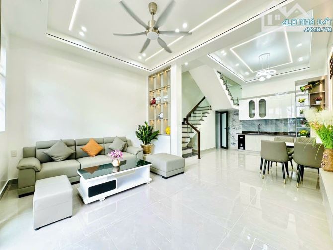Vạn Mỹ Phương Lưu - 3 Tỷ 390 - 4 Tầng Vị trí đẹp - 4