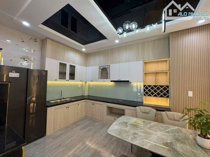 Bán nhà 4 tầng kiệt đường Lý Tự Trọng, Hải Châu. DT 43m2. Giá 4.45 tỷ - 4